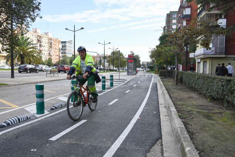 Nuevo carril bici de la avenida del Cid.  EPDA