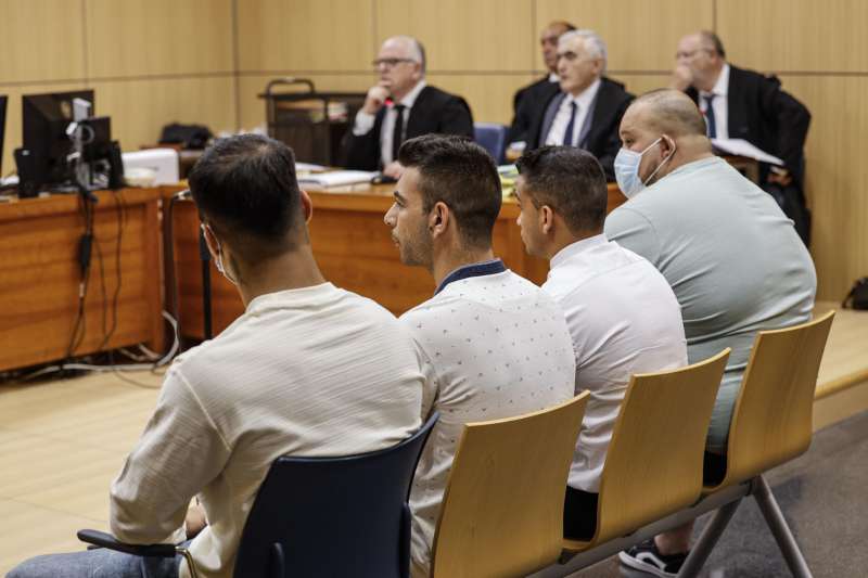 Juicio en Valencia a tres hombres por abusar sexualmente de una menor en estado de embriaguez y a un cuarto por corrupcin de menores. EFEAna Escobar