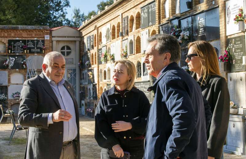 La vicepresidenta y responsable de Memoria Democr�tica, Nat�lia Enguix, repasa el nuevo proyecto de exhumaci�n en la fosa 34 EPDA