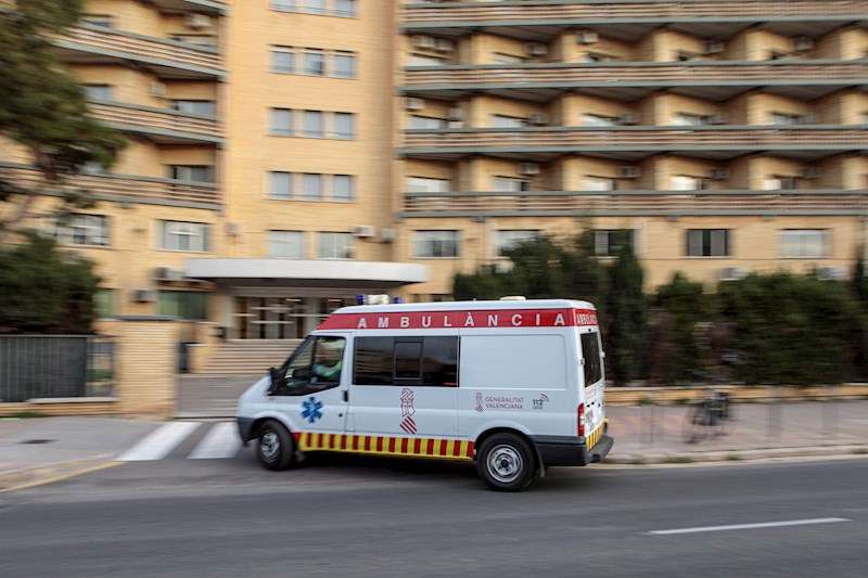  Una ambulancia en una imagen de archivo. /EFE