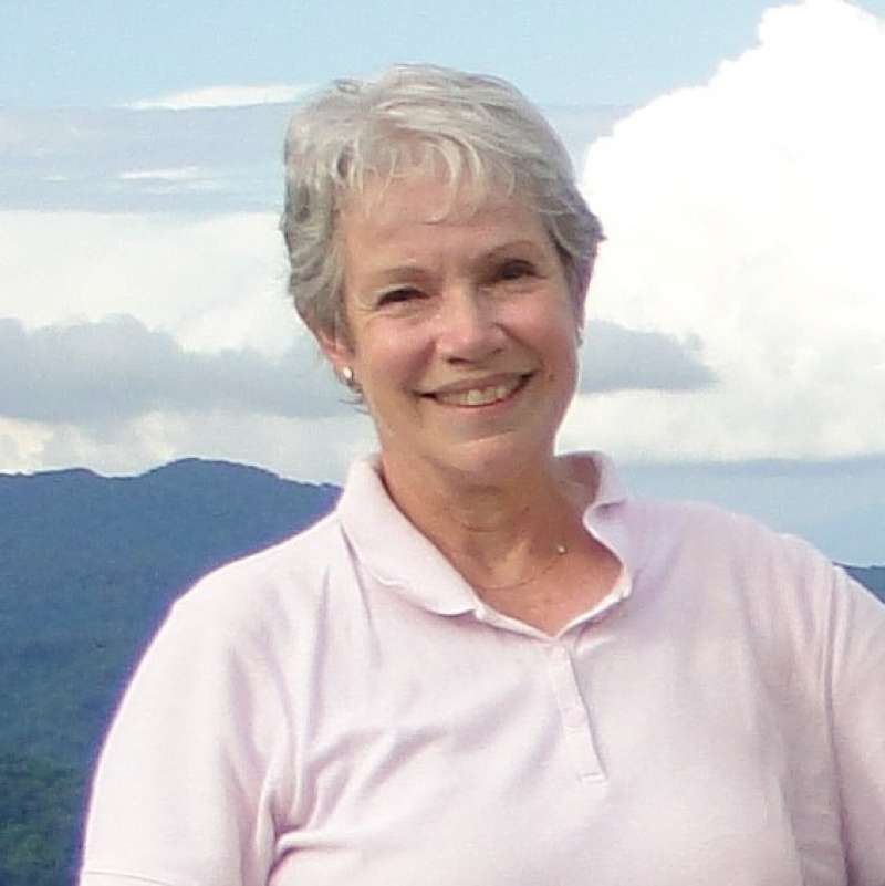 Bel�n Santoni, quien se ha puesto en contacto con El Peri�dico de Aqu� para localizar a la familia Estruch, de Ador.  EPDA