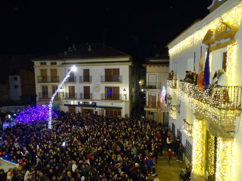La Noche de Reyes en la Plaza del Ayuntamiento de Utiel./EPDA