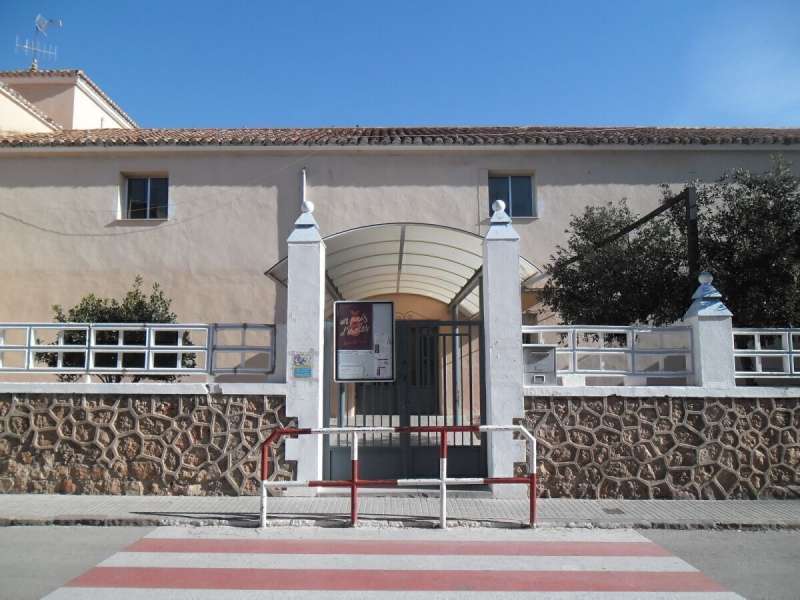 La entrada del CEIP Santa Anna.  EPDA