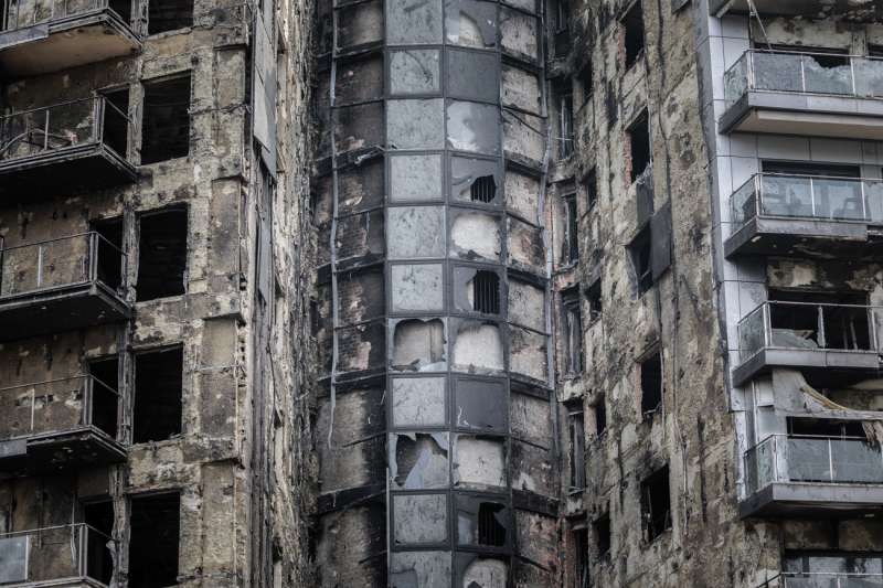 El incendio en el barrio valenciano de Campanar que seg la vida de diez personas y dej sin hogar a un centenar de familias cumple este jueves seis meses, mientras se avanza en los trmites para la reconstruccin del edificio y en la investigacin judicial del siniestro. EFEBiel Alio
