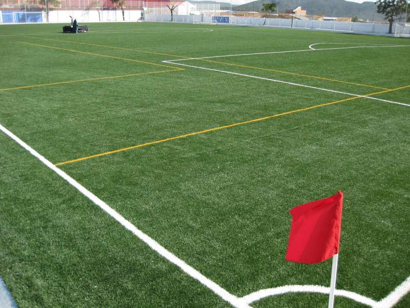 Villar del Arzobispo renovará el césped del campo de fútbol La Paz. /EPDA