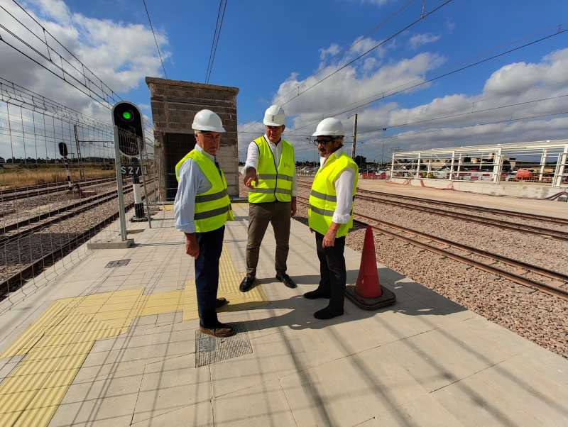 El conseller de Medio Ambiente, Infraestructuras y Territorio, Vicente Martnez Mus, ha visitado las obras de la nueva estacin de Valncia Sud en plena reconstruccin.EPDA