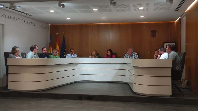 Lltim ple de lAjuntament de Faura.  A. F. 