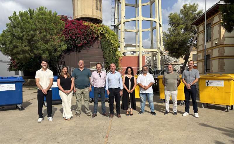 La entrega simblica de contenedores reacondicionados en Massanassa. EPDA