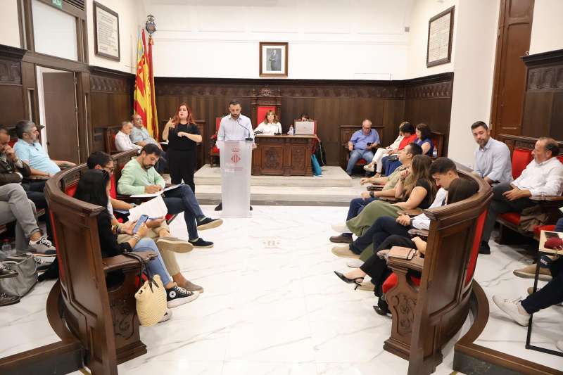 El debate de poltica general municipal en el saln de plenos de Sagunt.  EPDA