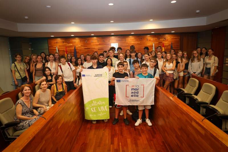 Els alumnes a lAjuntament de Torrent.EPDA