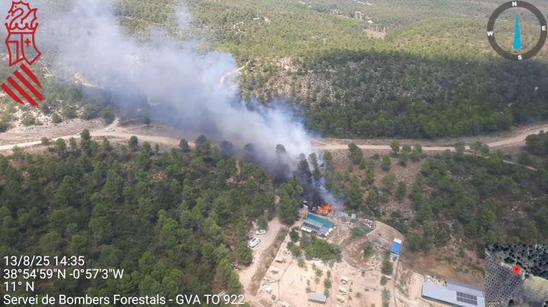 Imagen area del incendio forestal de Enguera, ya extinguido.EPDA