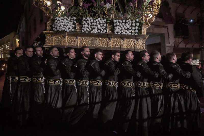 Un instante de la procesi�n del Santo Entierro en la Semana Santa Saguntina.  Foto: Aj. Sagunt