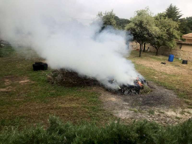 La Conselleria de Medi Ambient susp�n les cremes durant les dates de Setmana Santa i Pasqua.  EPDA