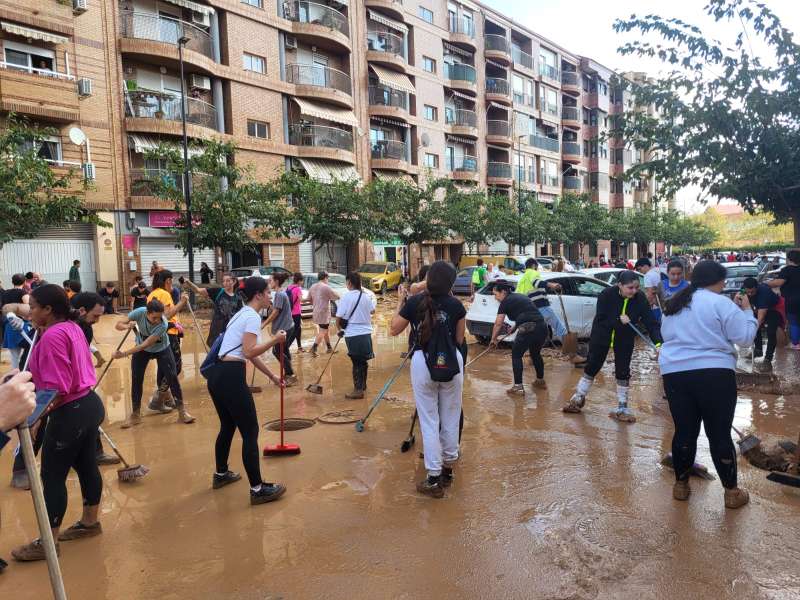 Los voluntarios en Aldaia, das posteriores a la dana. EPDA