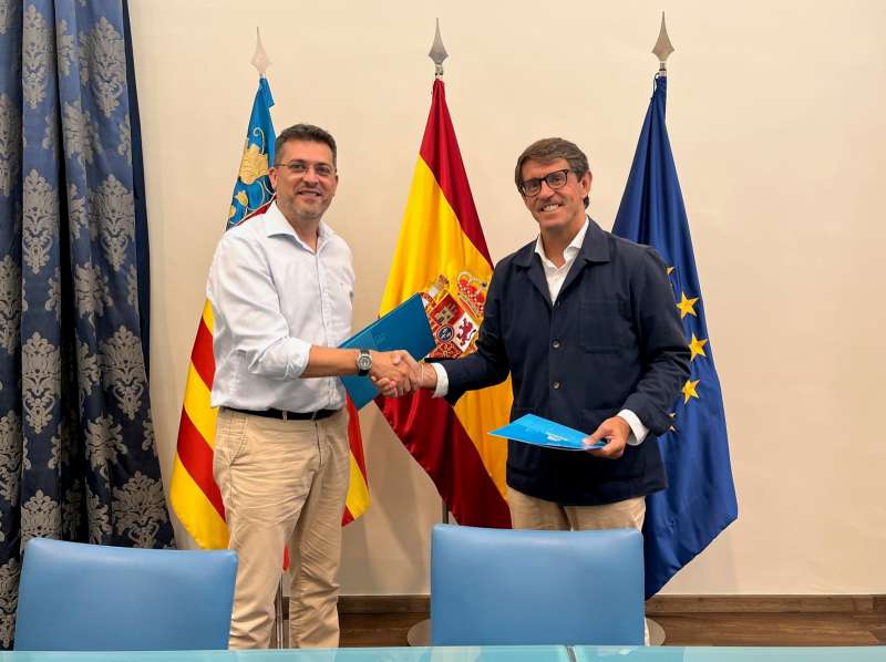 Firma de lacord entre la diputaci i lajuntament dAlacant per a ls de ferramentes dIA | Diputaci de Valncia