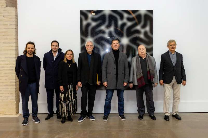 Los ganadores junto al presidente y patronos de la FJJCC. / EPDA