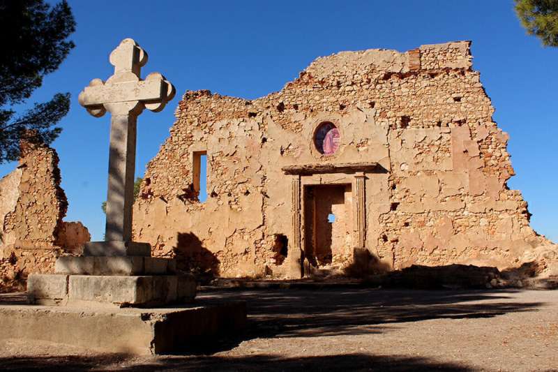 Ermita de Santa B�rbera a Ll�ria. EPDA
