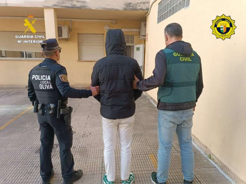 Imagen cedida de la actuaci�n de la Guardia Civil.  EPDA