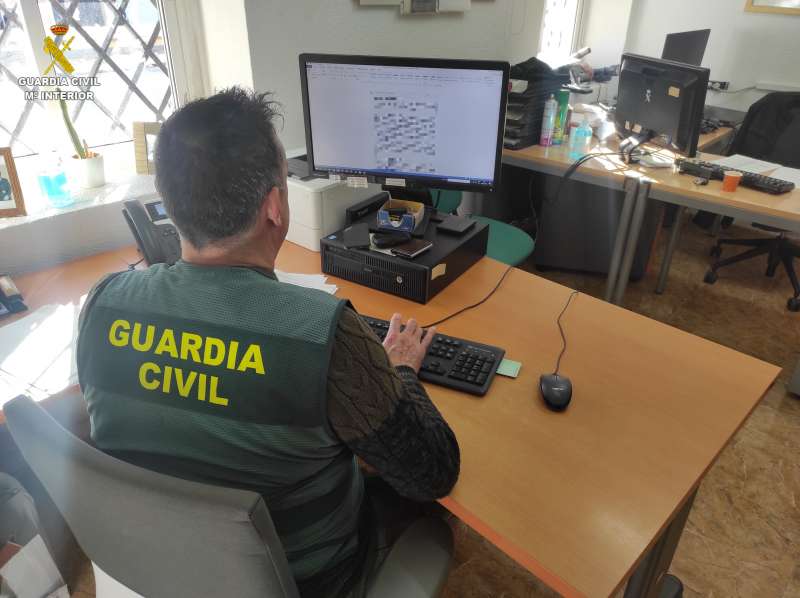 La Guardia Civil descubrió que la red ya había realizado al menos tres estafas. /EPDA