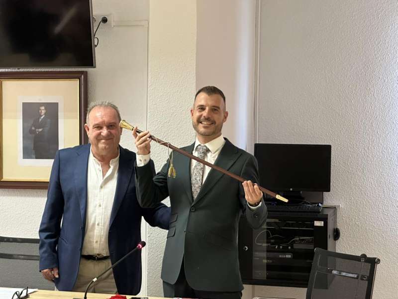 Marc Oriola con la vara de mando.EPDA