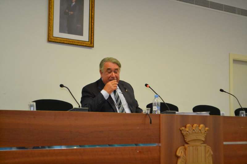 Sancho Sempere en una conferencia sobre libertad de expresin en el saln de plenos de Canet dEn Berenguer  el 19 de septiembre de 2014.