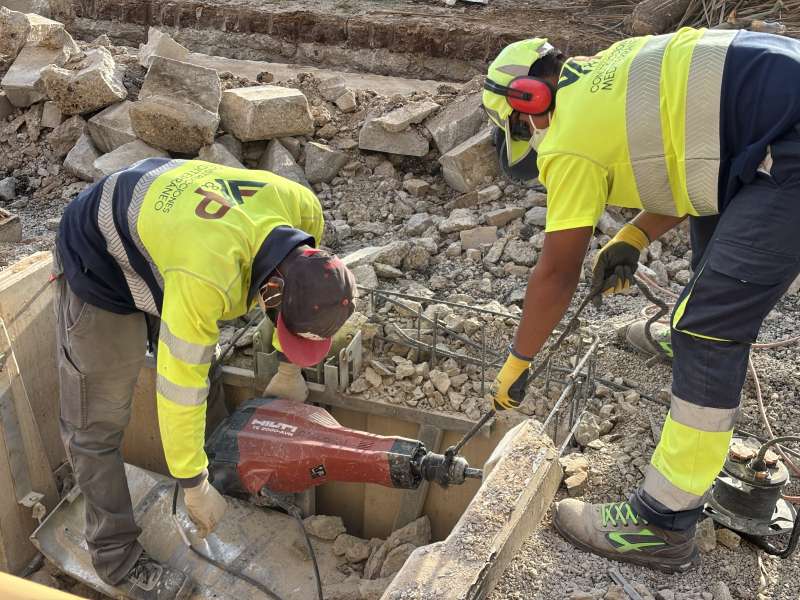 Treballs de reconstrucci al municipi. EPDA