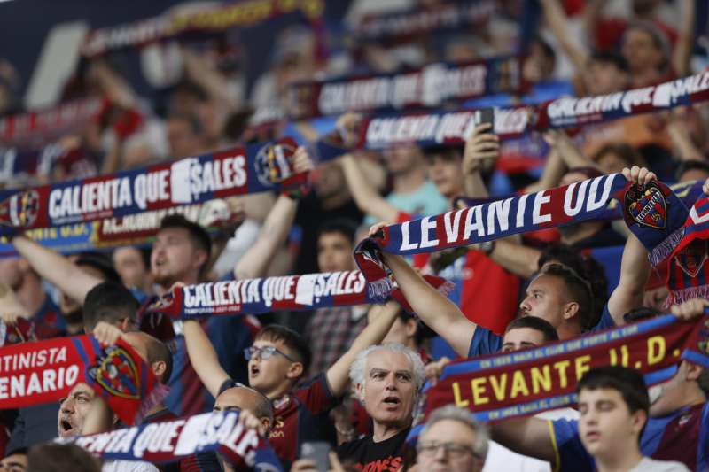Aficionados del Levante en el estadio Ciutat de Valncia. EFEKai Frsterling

