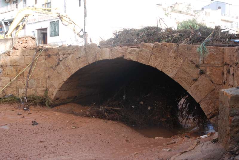 Puente entre las pedanas Roma y San Antonio en Requena.  EPDA 