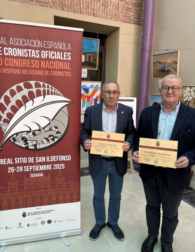 Jos Luis Aragn Pans, cronista de Chiclana de la Frontera (Cdiz) y a Jos Salvador Murgui Soriano, cronista de Casinos, los dos cronistas reconocidos.  EPDA  
