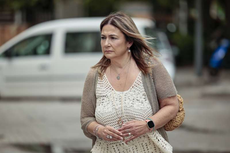 la madre de Marta Calvo, Marisol Burón, a su llegada hoy a la Ciudad de la Justicia de Valencia. / EFE