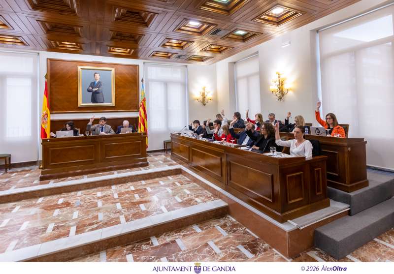 Ple municipal del mes dabril de lAjuntament de Gandia.  EPDA 