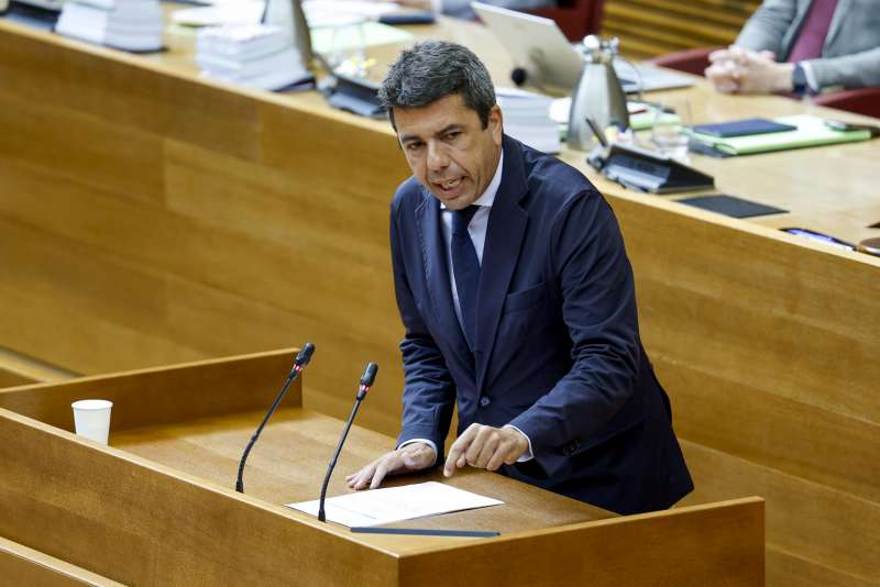 El president de la Generalitat, Carlos Mazn, durante el pleno de Les Corts Valencianes. EFEAna Escobar
