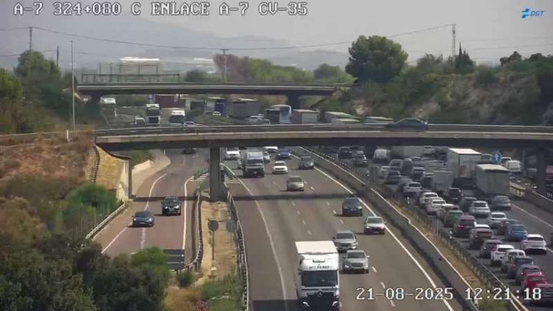 Retencin en la A-7 en sentido Castelln por un accidente a la altura de Paterna. DGT
