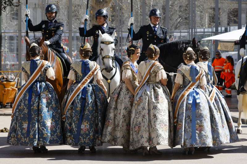 La Polic�a Nacional presenta el dispositivo de seguridad para las Fallas 2026 y muestra sus unidades a las Falleras Mayores. EFEAna Escobar

