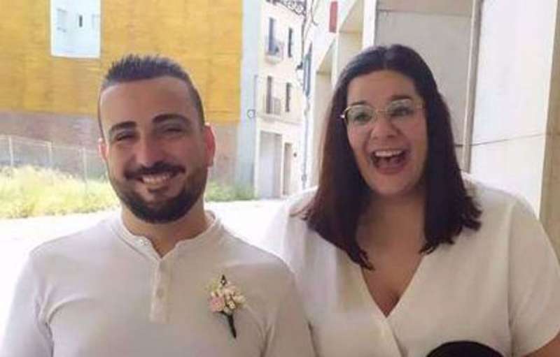 Adrin Fernndez, y su mujer, Sofa Parada, en una imagen compartida por ella en redes con motivo de solicitar ayuda para su situacin. EPDA