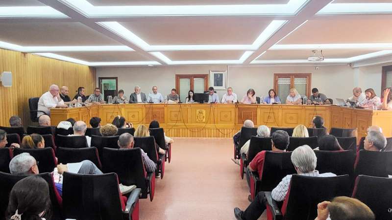 Imagen del pleno de Chiva.  EPDA