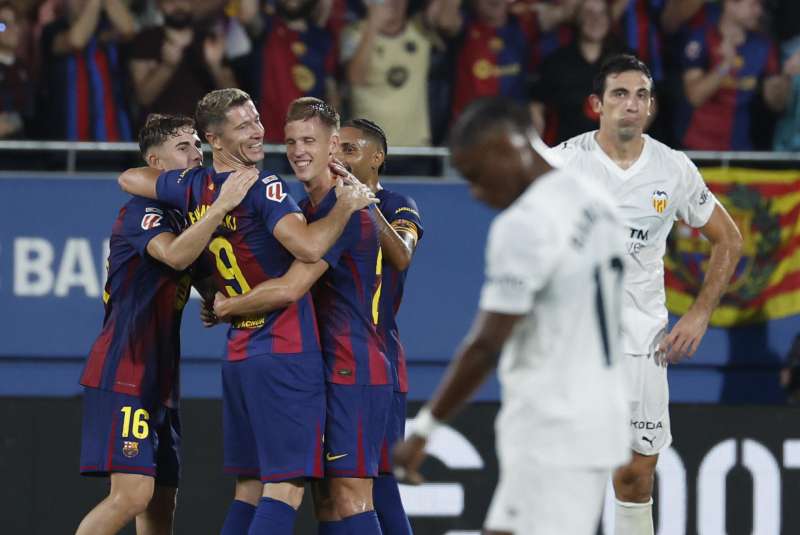 Un instante durante el partido en el estadio Johan Cruyff. EFEToni Albir