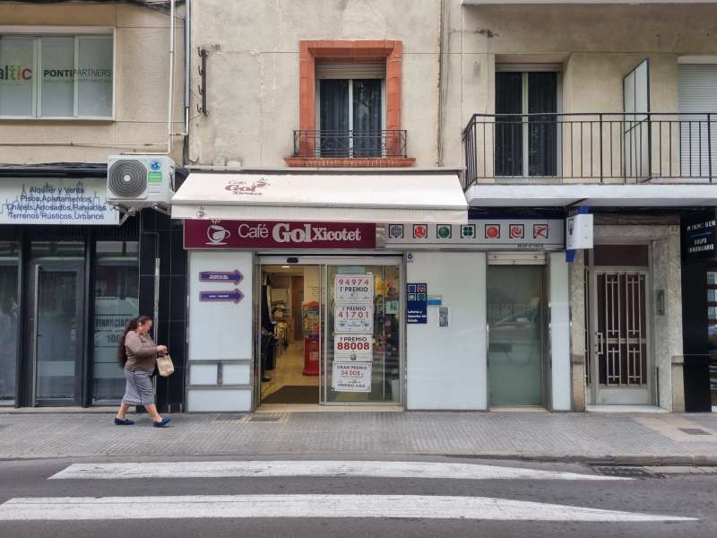 Uno de los locales que han vendido el nmero premiado. EPDA