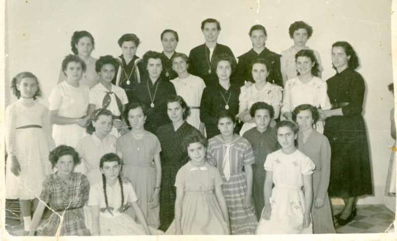 La Hermana María Soler en el taller de Casinos con las alumnas. Año 1959. /EPDA
