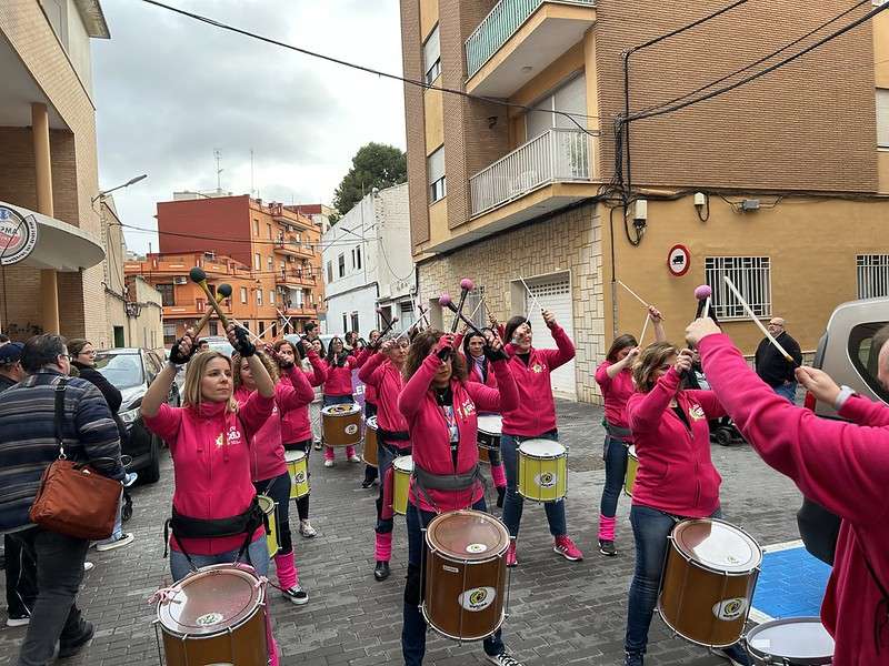 Batucada por el D�a Internacional de la Mujer en La Pobla de Farnals, en una edici�n anterior.  EPDA