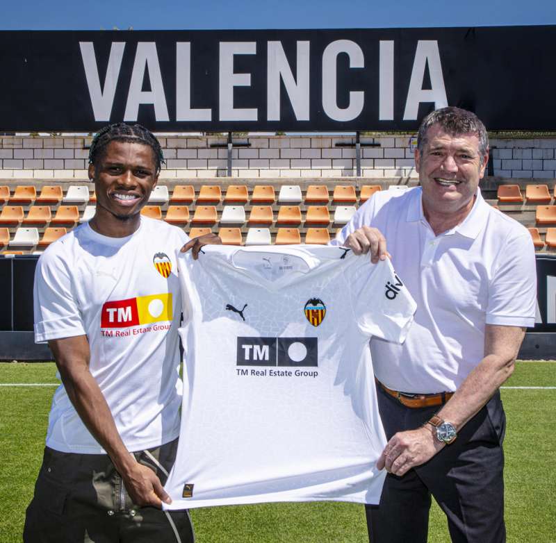 El extremo belga Largie Ramazani llega cedido al Valencia del Leeds  Foto: VCF
