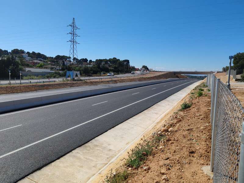 CV-370 en el tramo que conecta Manises con Riba-roja de T�ria.  EPDA