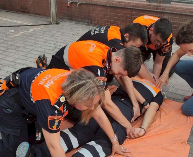 Participan durante 40 horas de formacin en emergencias, primeros auxilios o incendios