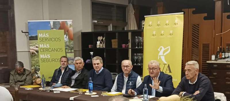 Reunión comarcal de AVA-ASAJA en Casinos. /EPDA