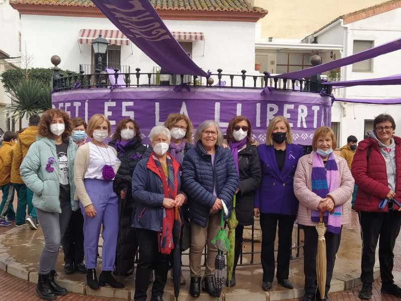 Representantes de Dones Canet y Felín Gómez, concejala de Igualdad en el Ayuntamiento de la localidad. / EPDDA