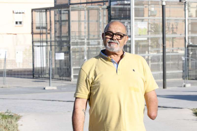 El Coeter Major de Paterna, Vicente Pla, frente al cohetdromo.EPDA