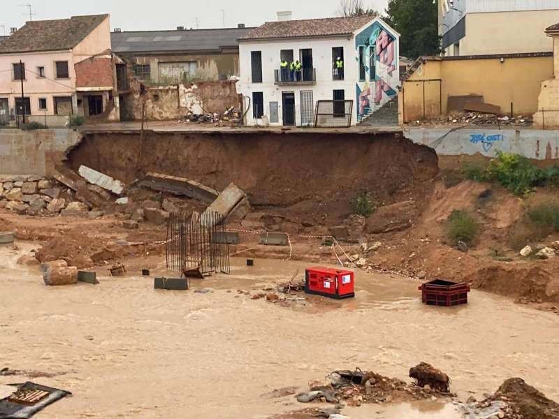 El desprendimiento del talud del barranco en Picanya. EPDA