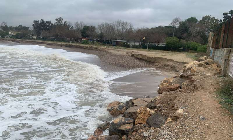 Estado de la playa de la Malvarrosa, en Sagunt, tras el paso de un temporal este ao.  EPDA