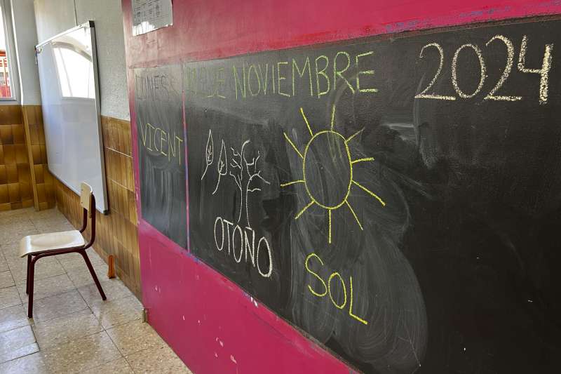 Vista del interior de un aula del colegio Ausias March de Aldaia, Valencia. EFERoberto Ruiz Oliva