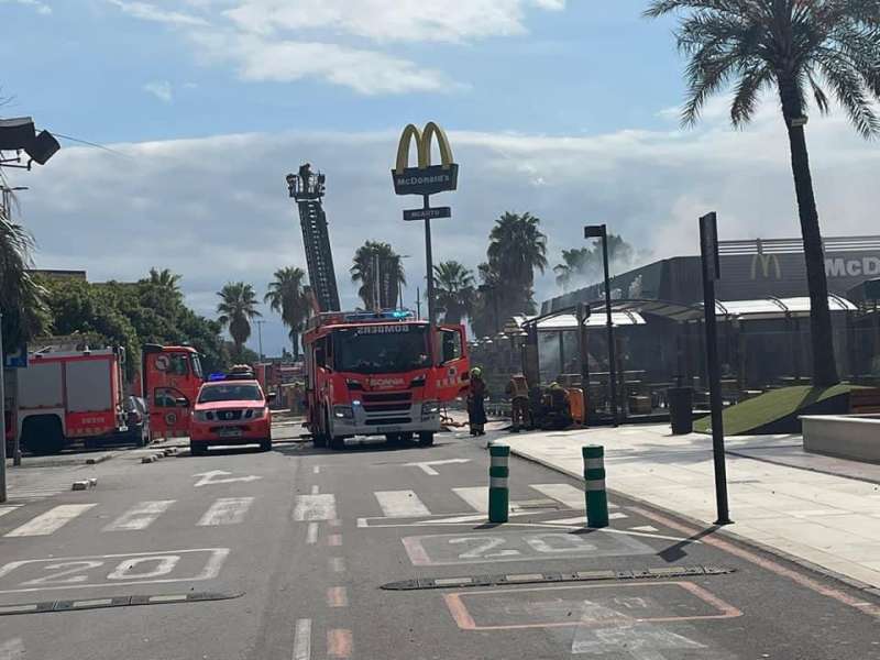 Un incendio calcina el McDonald
